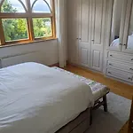 Danesfort House Semesterbostad